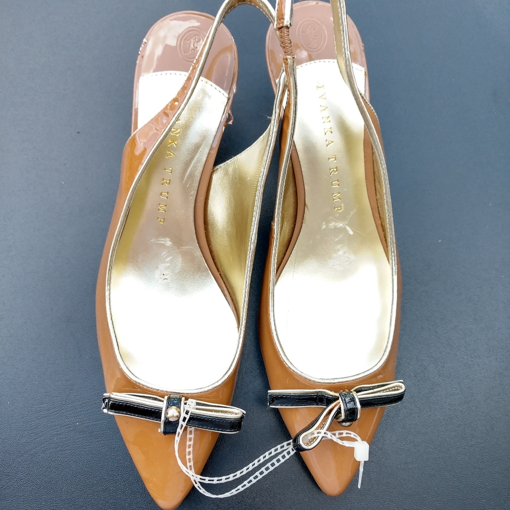 Bnwt Ivanka Trump sling back kitten heel